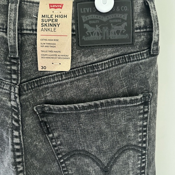 NWT Levi’s Women’s Mile High Skinny Jeans Gray Acid Wash Button Ankle Size 10/30 - Picture 6 of 10